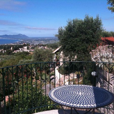 Villa "Ai Galli" Терачина Екстериор снимка