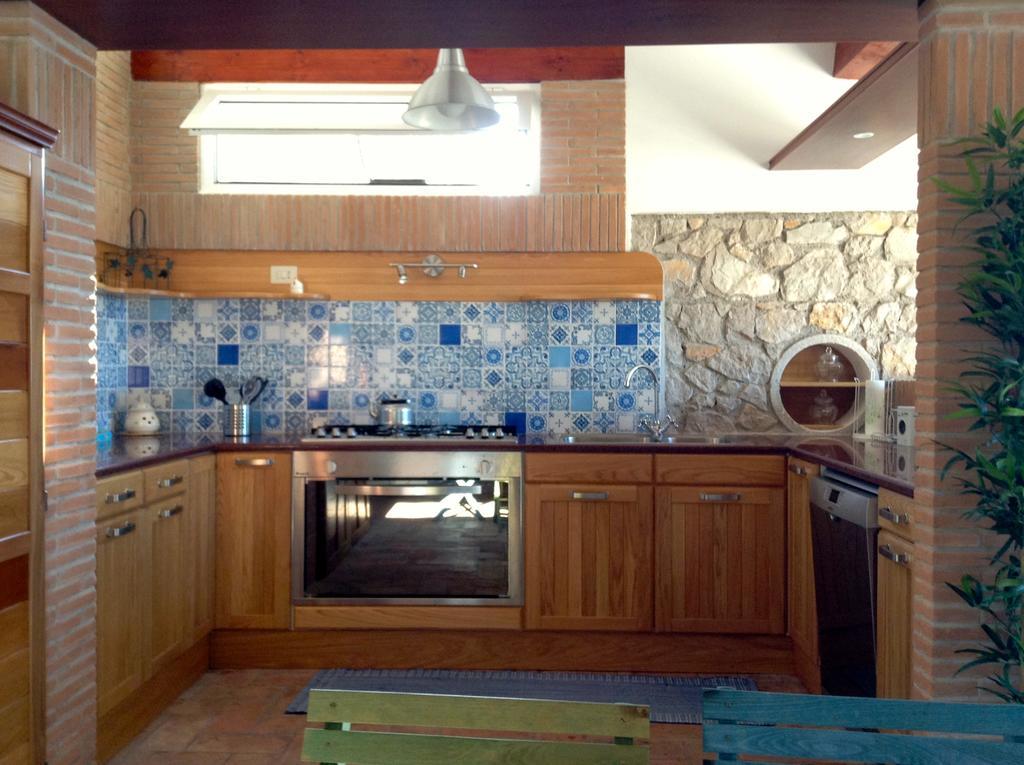 Villa "Ai Galli" Терачина Екстериор снимка